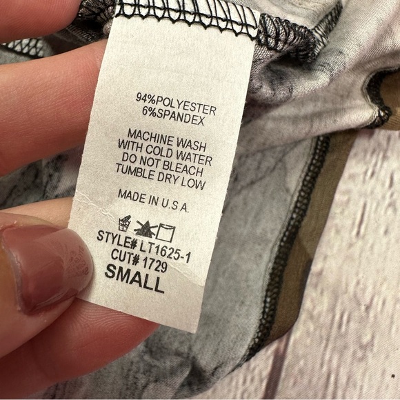 NWT Boutique Long sleeve camo print with sequin pocket tunic top knit - Picture 6 of 9